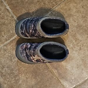 Little columbia camo omni heat slippers